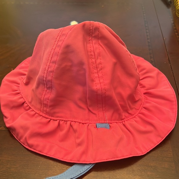 Reversible hat - Picture 2 of 2